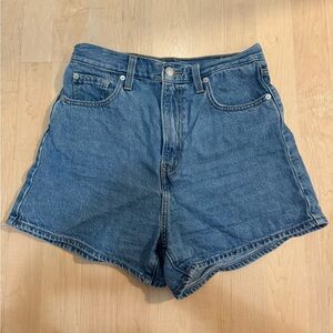 Levi's High Loose Shorts Size 26